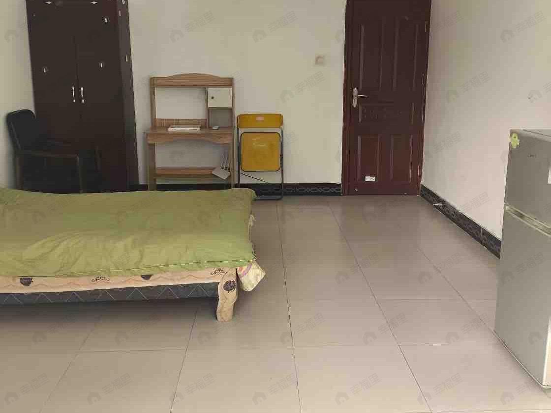 合租·金山碧水三期冬馨苑