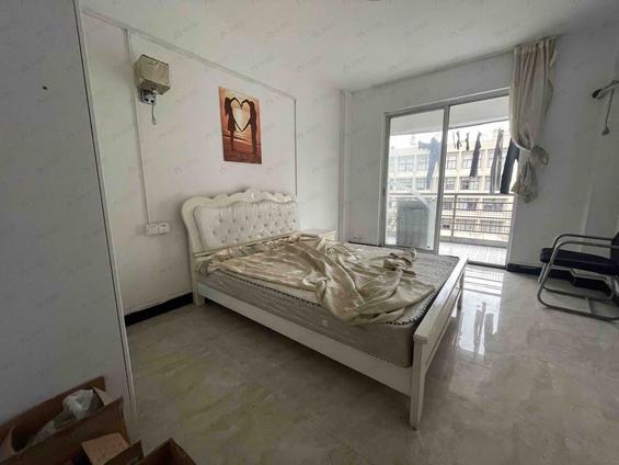 鼓楼省体合租 榕信二区3室1厅/117平/中楼层