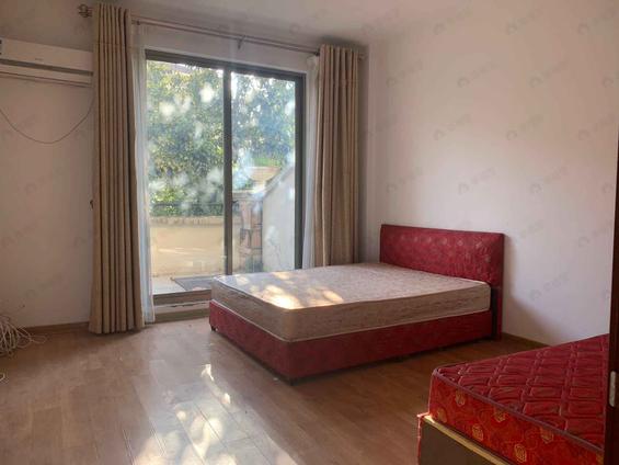 金山金桔路整租 公园道一号B区4室2厅/350平/低楼层