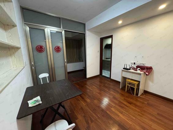 鼓楼三坊七巷整租 通湖公寓2室1厅/57平/中楼层