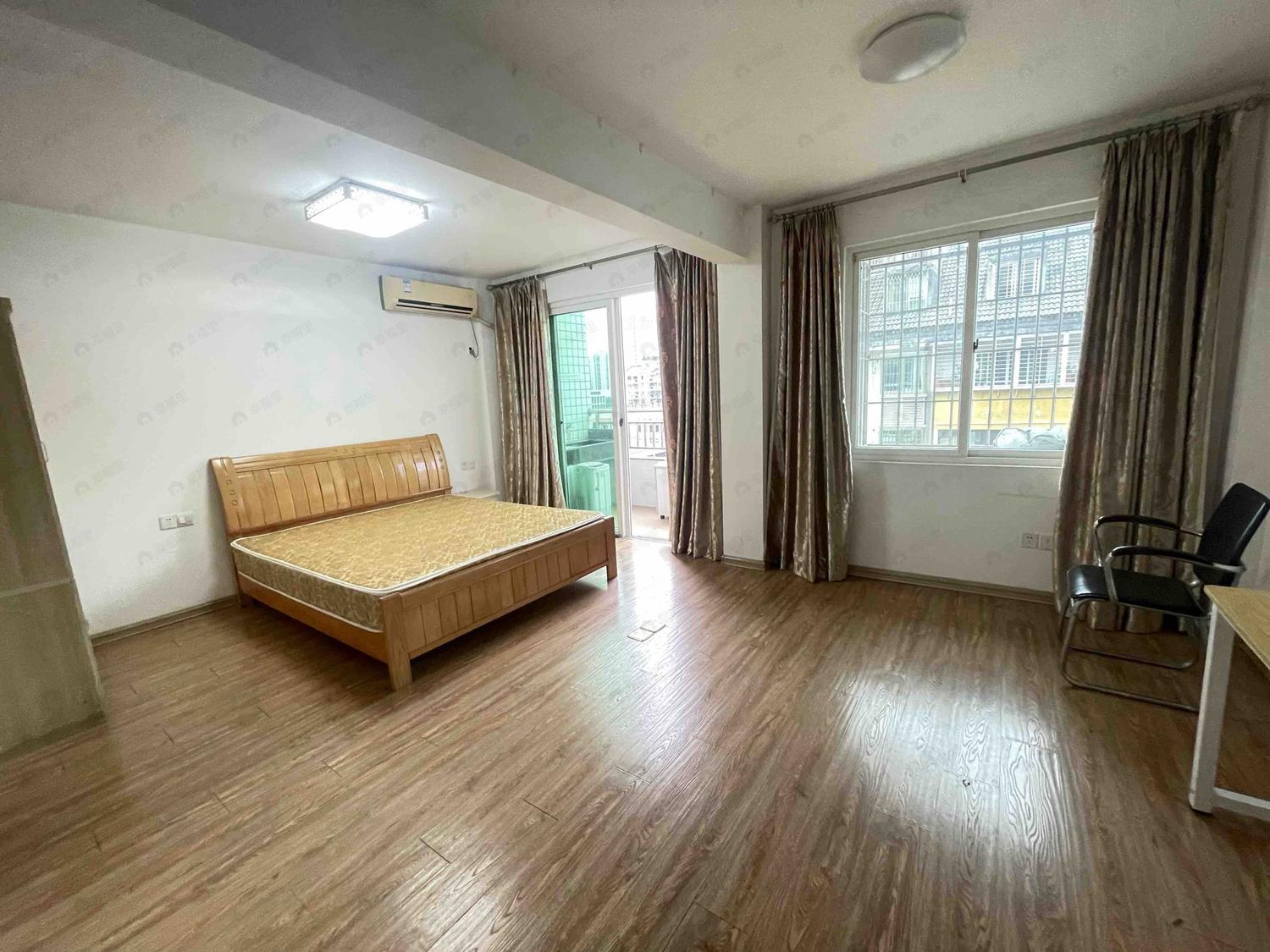 合租·金山碧水三期夏沁苑