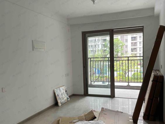 仓山火车南站整租 滨江正荣府3室1厅/73平/低楼层