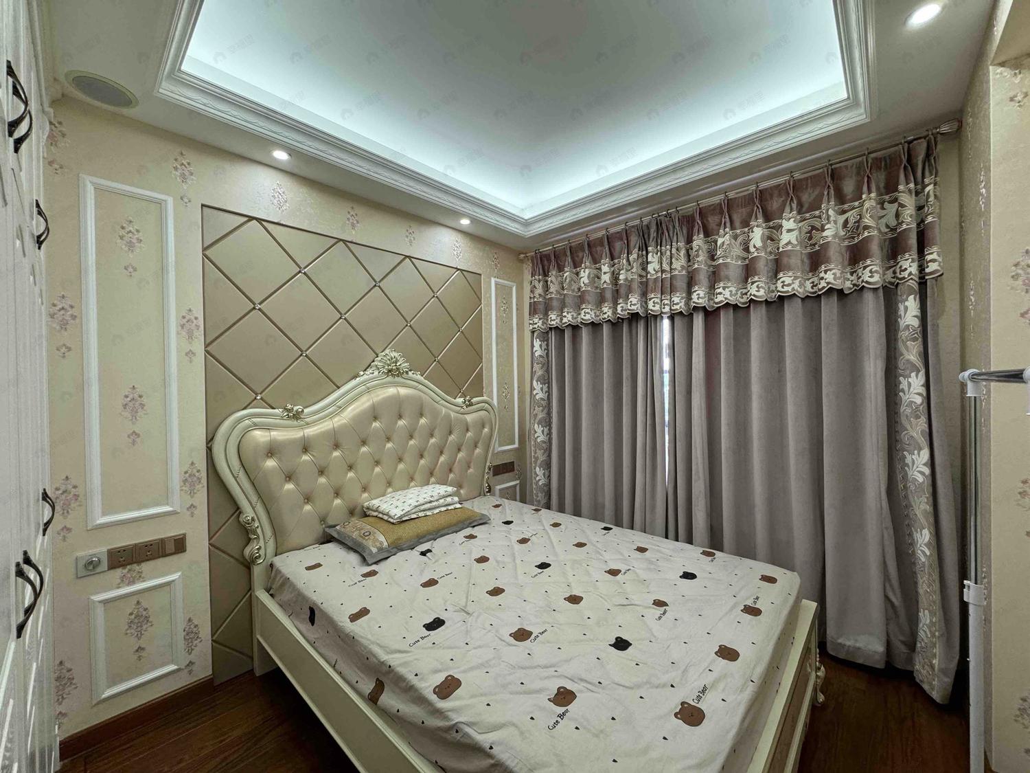 整租·阳光凡尔赛宫B区B3