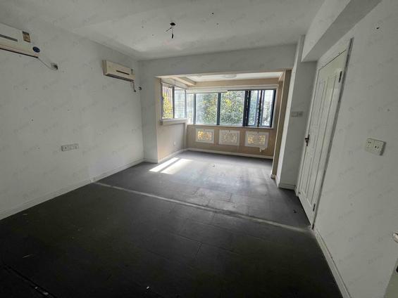 鼓楼省政府整租 御西湖3室2厅/115平/低楼层