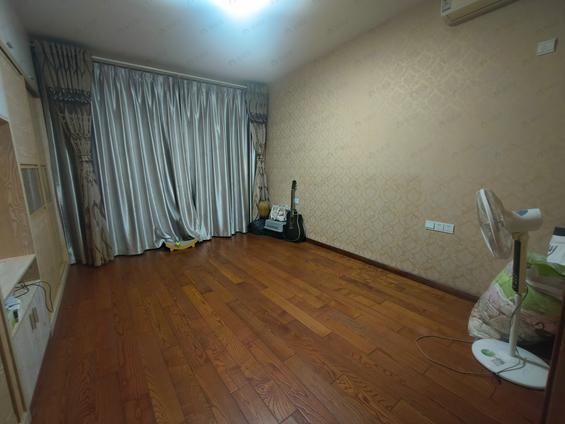 金山金山大道整租 融信第一城4期宽域3室1厅/146平/中楼层