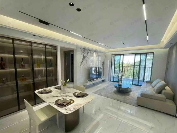 晋安塔头整租 蓝光玖榕台A区4室2厅/135平/中楼层