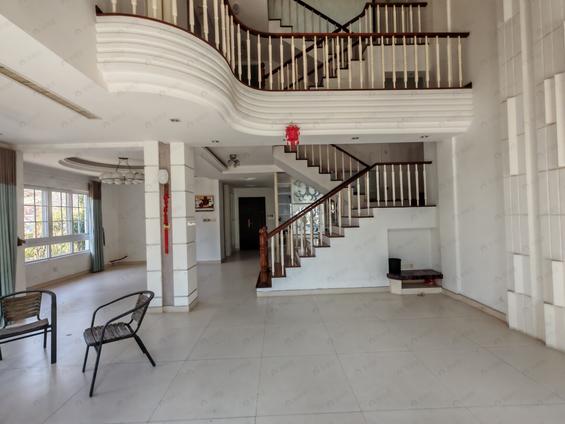 晋安五四北整租 居住主题公园1期桂湖南郡5室3厅/279平/低楼层