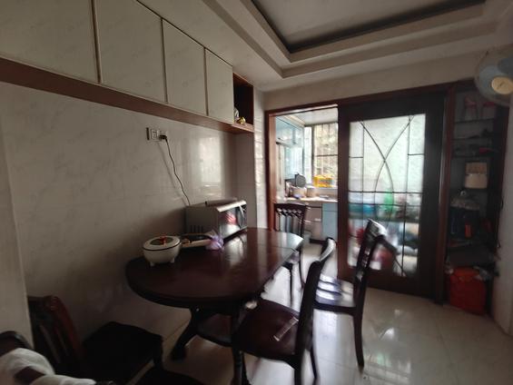 台江五一中路合租 元一温泉花园4室2厅/140平/中楼层