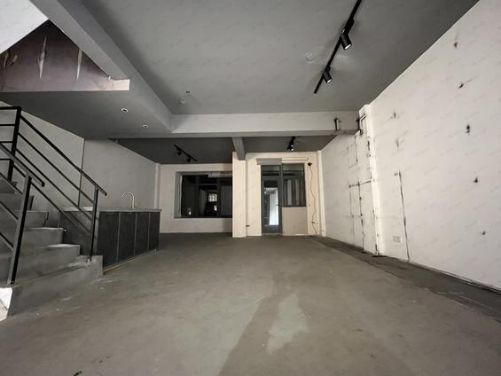 金山建新中路整租 泰禾红峪B14室2厅/350平/低楼层