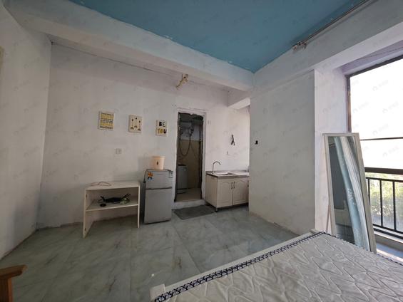 金山金桔路合租 中天金海岸四期天骄苑1室0厅/30平/低楼层