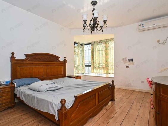 金山金山大道整租 汇创名居一期4室2厅/190平/中楼层