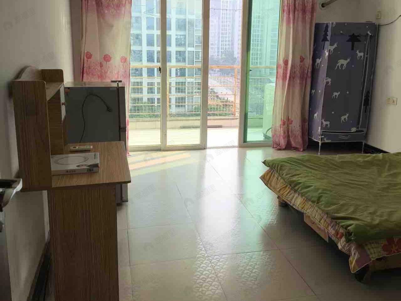 合租·金山碧水三期冬馨苑