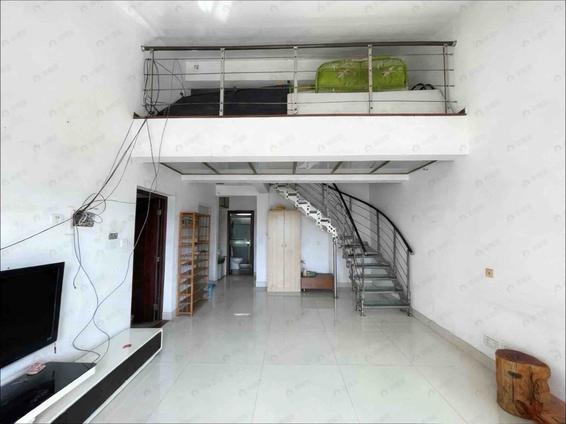 金山金山大道整租 融信第一城1期4室1厅/143平/高楼层