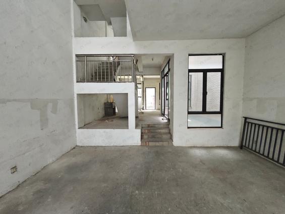 金山金桔路整租 中天金海岸三期金爵苑大溪地5室2厅/200平/低楼层