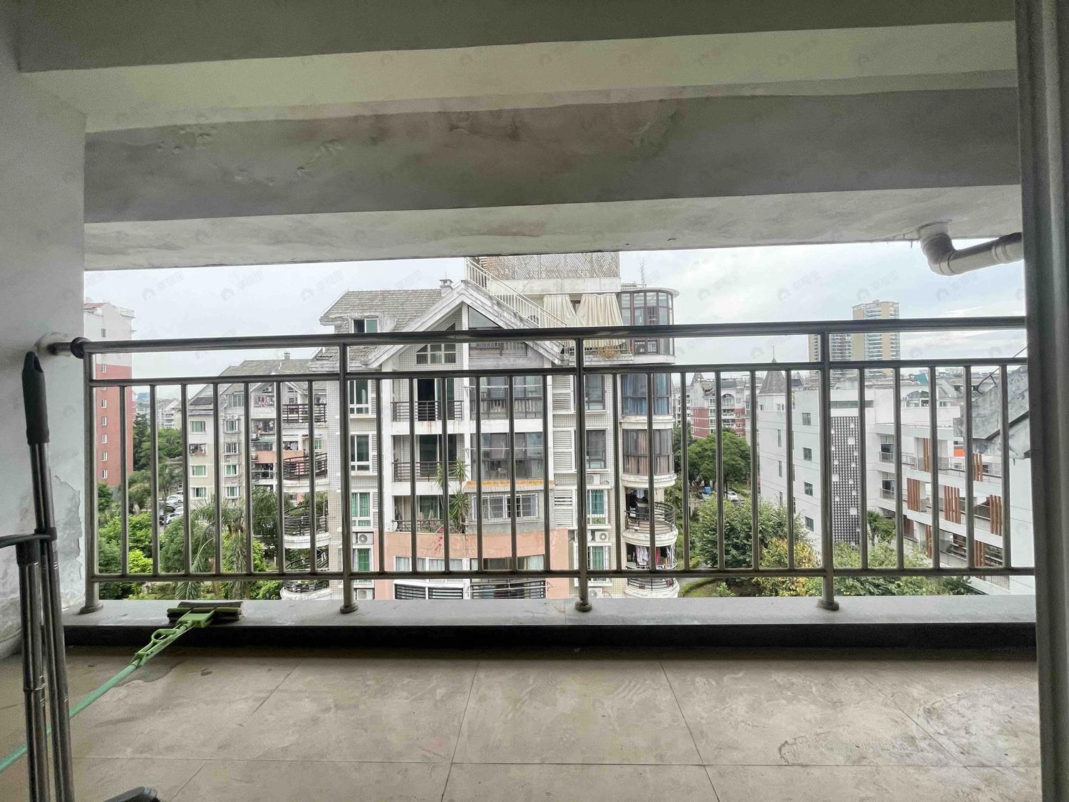 合租·金山碧水三期夏沁苑