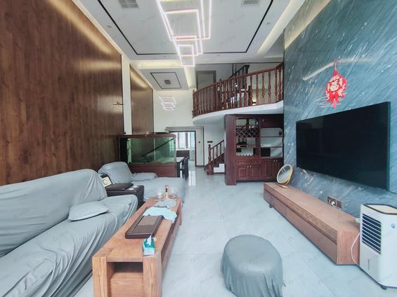 金山金山大道整租 香江明珠4室2厅/156平/中楼层