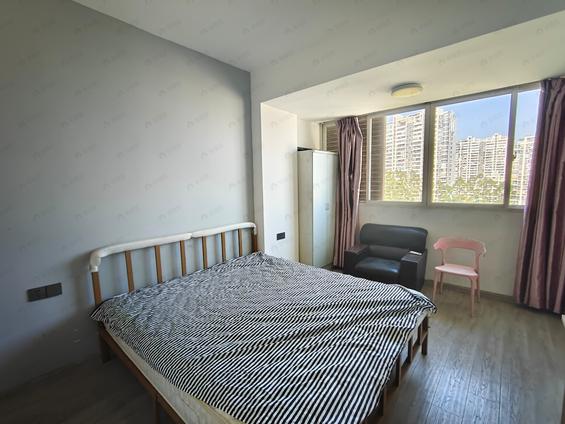 金山金祥路合租 金山公元2室2厅/200平/中楼层