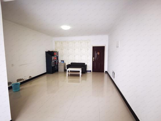 北京铁道佳苑3室2厅129平中楼层/共28层