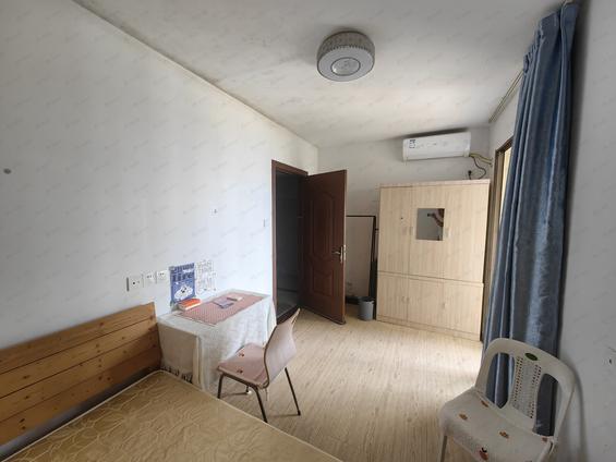 鼓楼乌山西路合租 融侨锦江悦府南区B区1室0厅/137平/高楼层