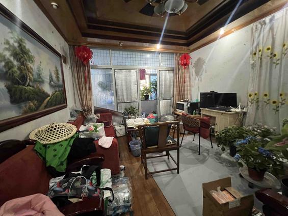 鼓楼铜盘整租 白龙路12号3室2厅/100平/中楼层