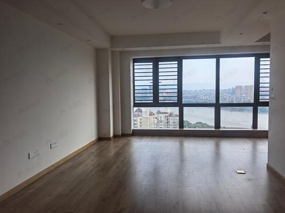 鼓楼乌山西路整租 融侨锦江悦府南区A区3室2厅/133平/高楼层