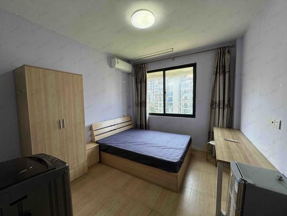 金山万达合租 正祥一品新筑5室3厅/133平/高楼层