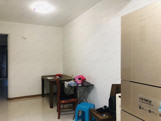 台江鳌峰整租 红星苑4室1厅/90平/中楼层