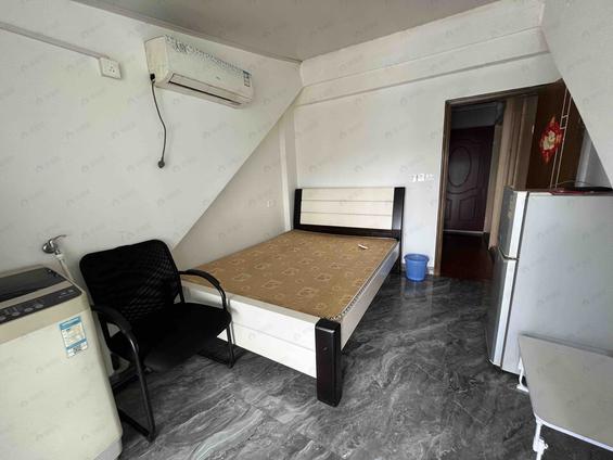 金山金桔路整租 香江红海园1期1室1厅/36平/高楼层