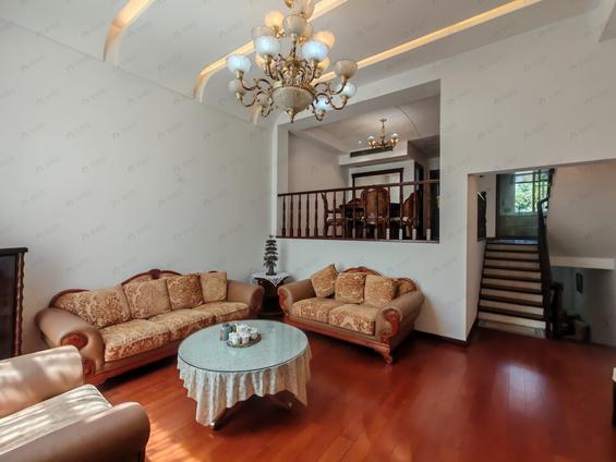 晋安五四北整租 山姆小镇5室3厅/283平/低楼层