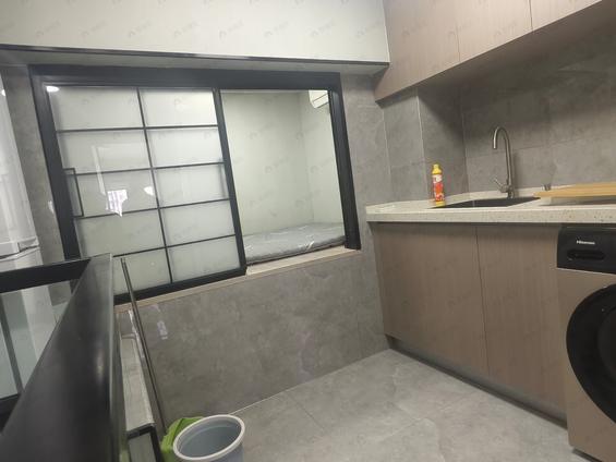 鼓楼八一七北路整租 保利中庚首开乌山九巷SOHO2室1厅/20平/中楼层