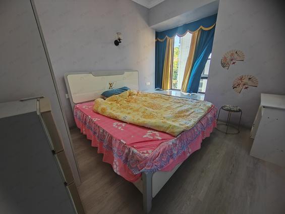 金山金山大道合租 融侨悦江南4室2厅/114平/中楼层