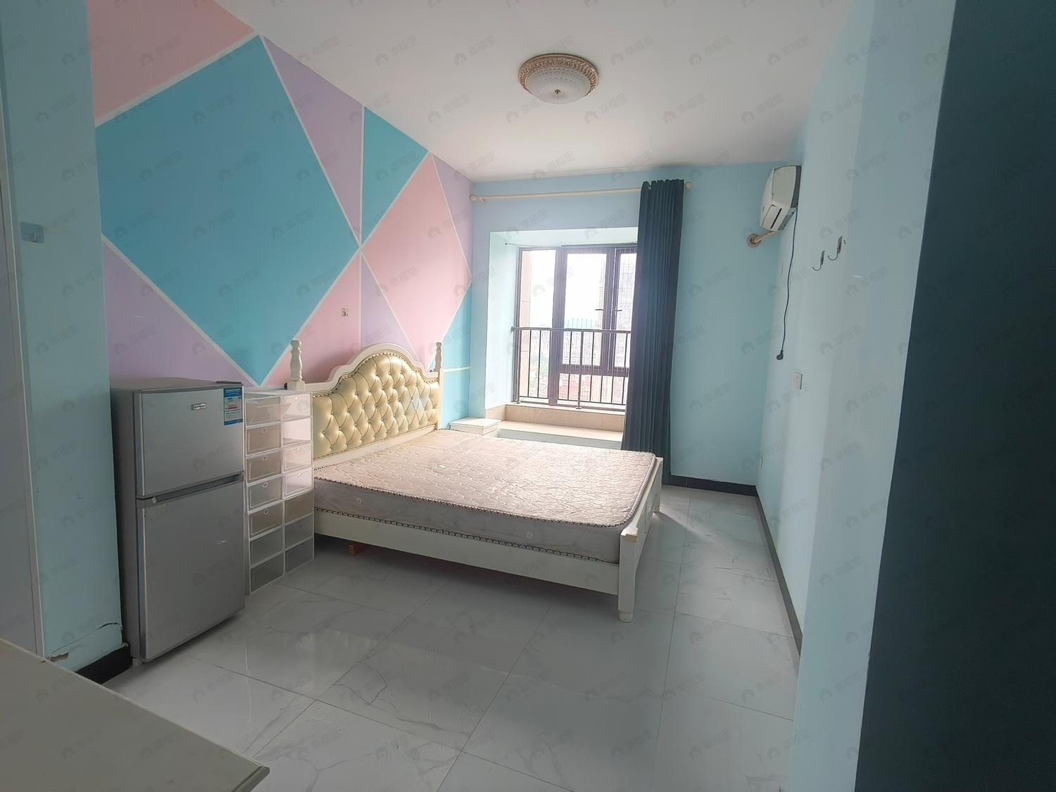 合租·阳光凡尔赛宫B区B2