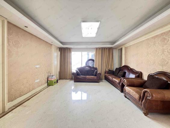 金山洪湾路整租 泰禾红树林D区4室2厅/183平/中楼层