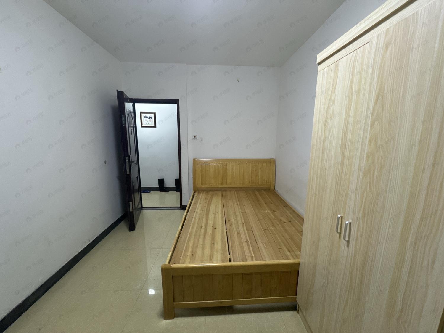 合租·金山碧水三期春晓苑