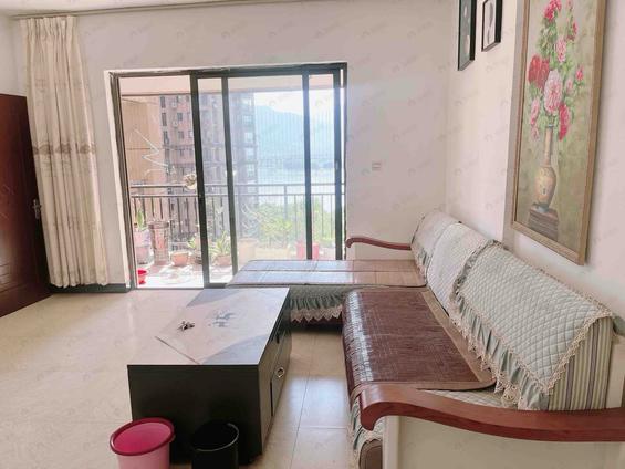 闽侯甘蔗整租 世茂御龙湾4室2厅/150平/低楼层