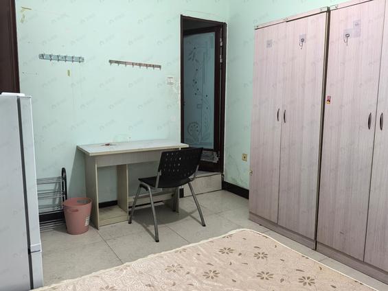 仓山学生街合租 滨海嘉年华D区3室1厅/124平/低楼层