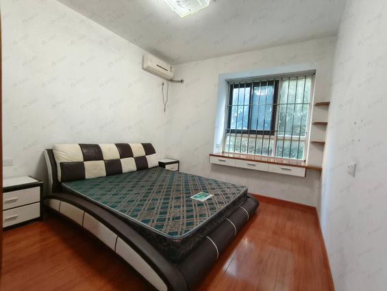 金山金山大道整租 融信第一城3期三味舒屋4室2厅/121平/低楼层