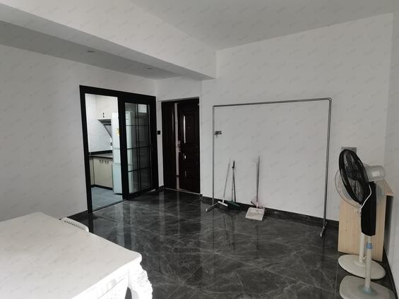 金山金山大道合租 中联御景湾2室1厅/60平/中楼层