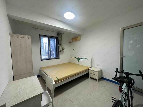 台江万象合租 千里台综合楼3室2厅/135平/中楼层