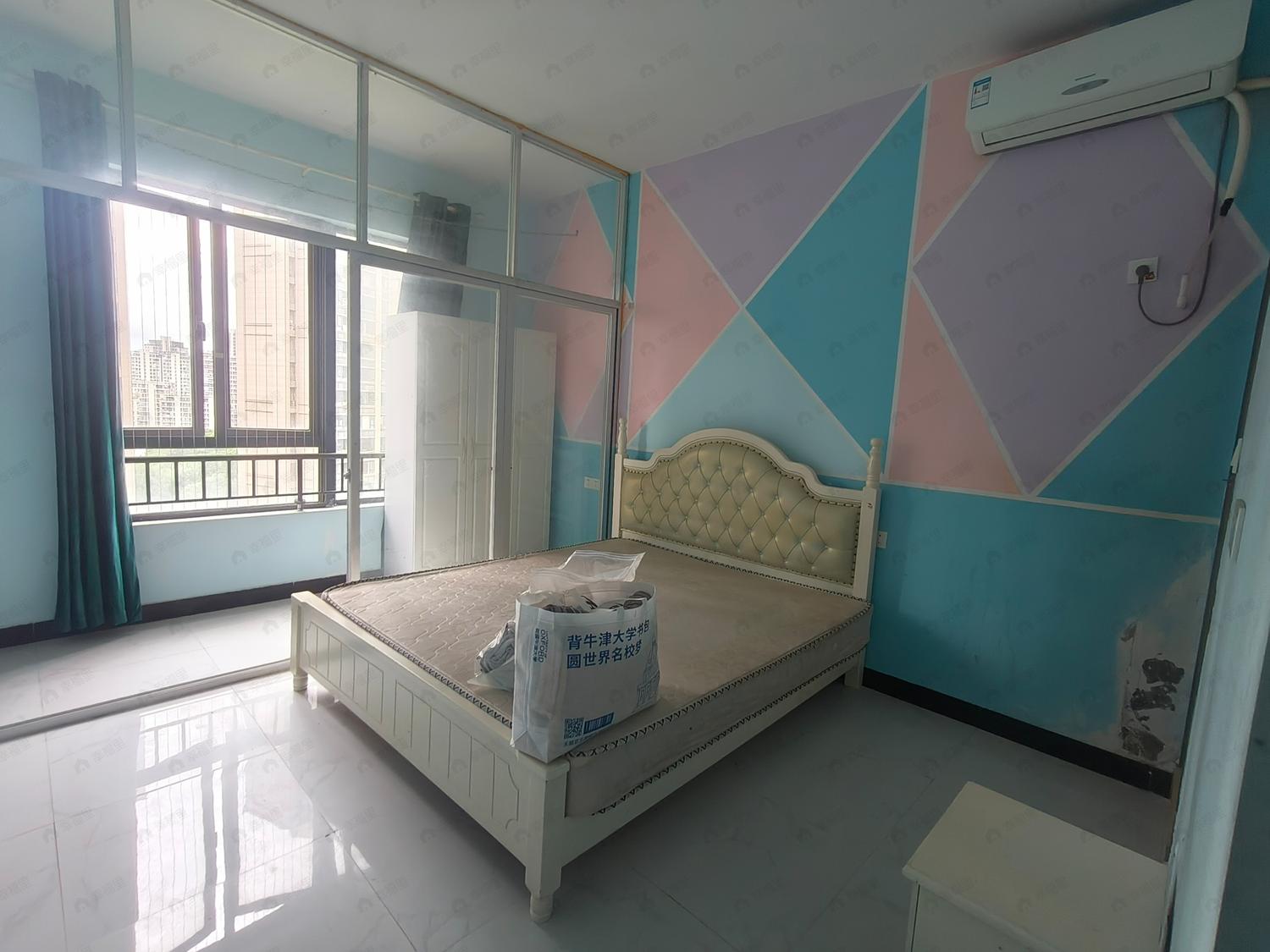 合租·阳光凡尔赛宫B区B2