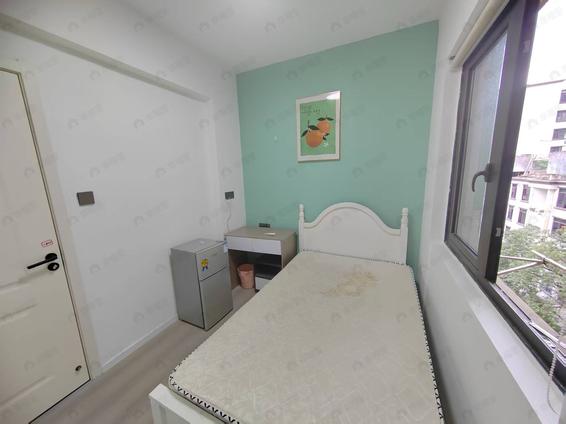 台江白马南路合租 融信双杭城沁园2室1厅/60平/低楼层