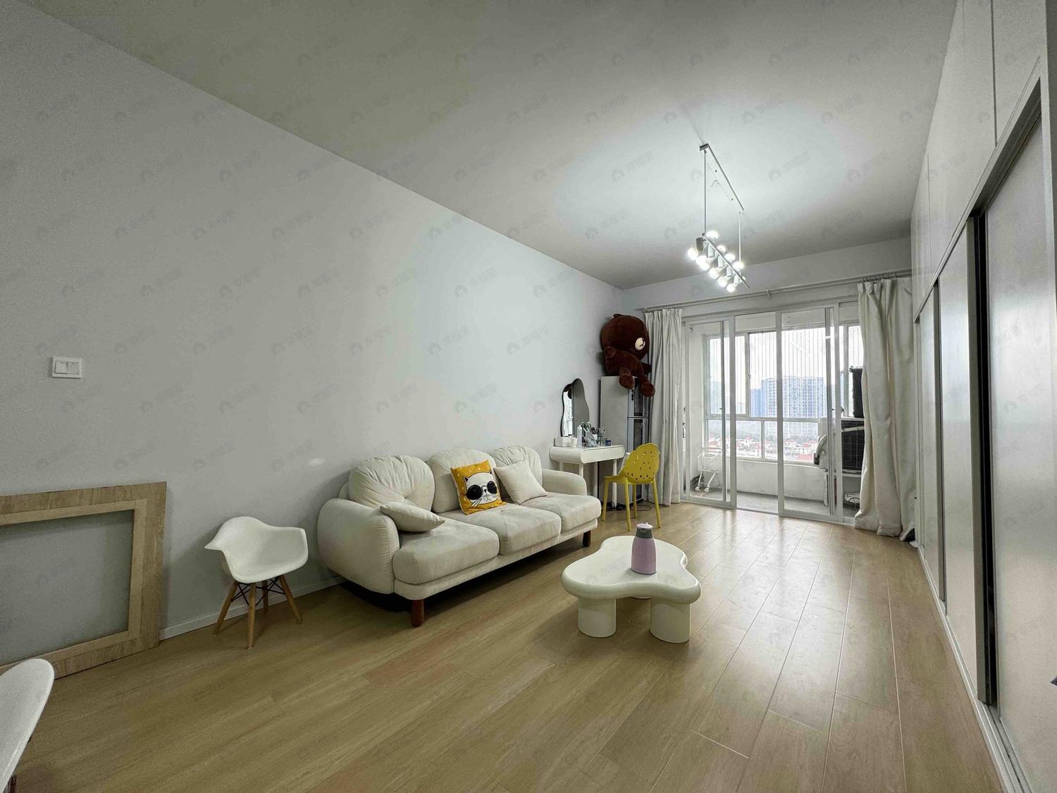 整租·阳光凡尔赛宫B区B3