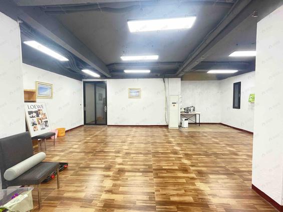 金山万达合租 金辉天鹅湾1室0厅/90平/低楼层