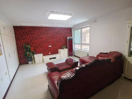 北京中煤水文局家属院3室2厅137.22平低楼层/共17层