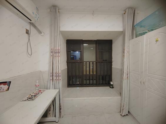 金山淮安新村合租 保利西江林语3室2厅/80平/低楼层