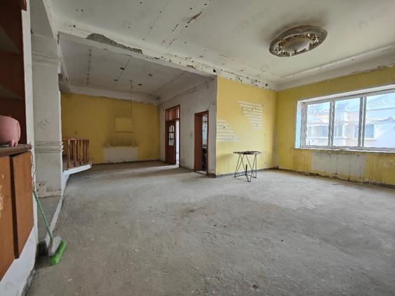 北京烟草家属院(南京路)3室2厅157平高楼层/共6层