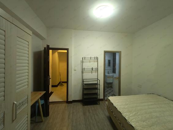 仓山海峡会展中心合租 潘墩新城五区3室2厅/120平/中楼层