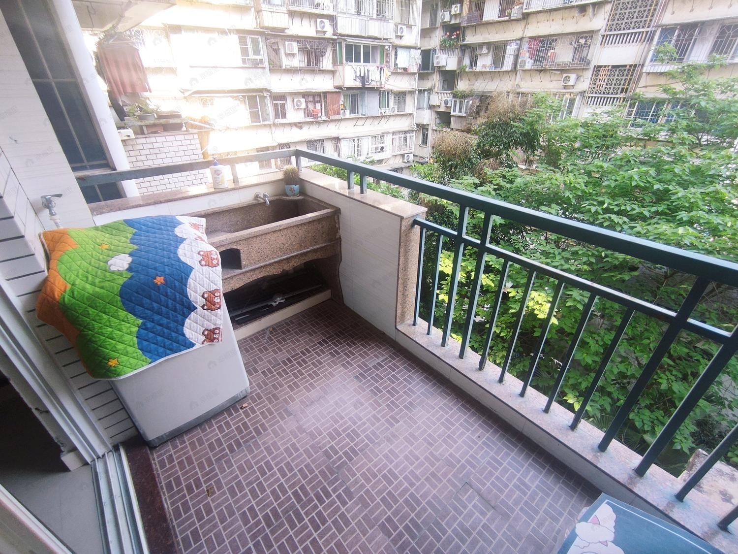 整租·江域蓝湾颐景园二区