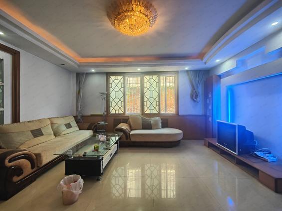 信阳烟草家属院(南京路)3室2厅146平低楼层/共6层